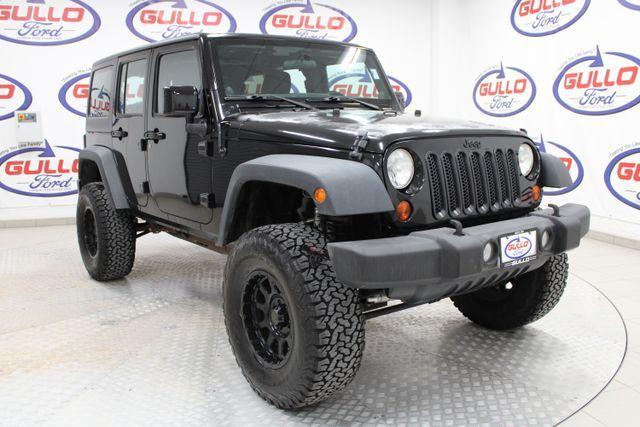 used 2013 Jeep Wrangler Unlimited car, priced at $16,075