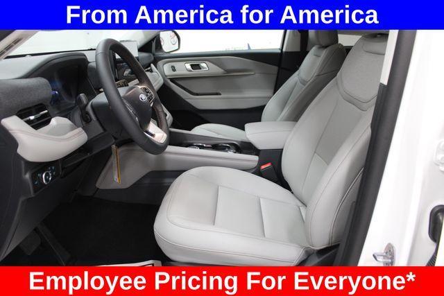 new 2025 Ford Explorer car, priced at $40,283