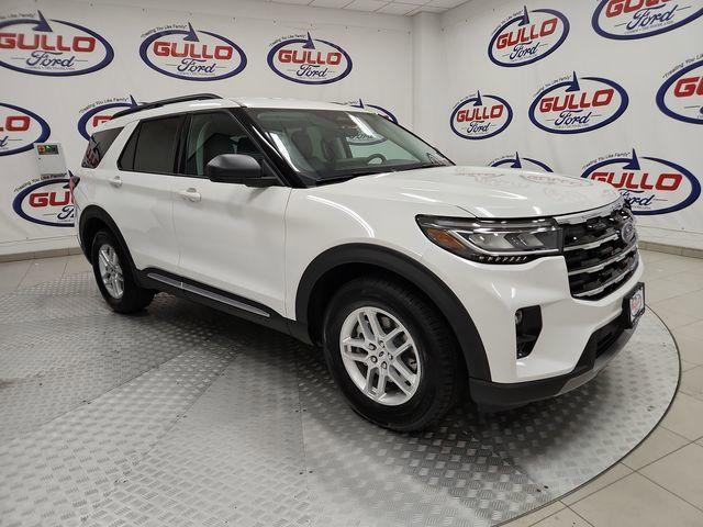 new 2025 Ford Explorer car, priced at $40,215