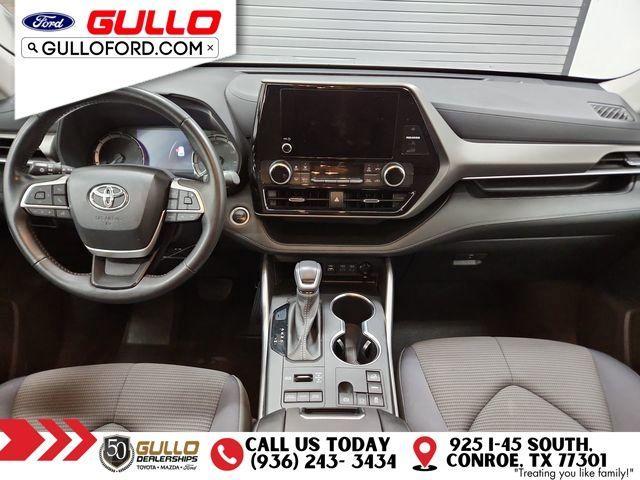 used 2024 Toyota Highlander car, priced at $30,487