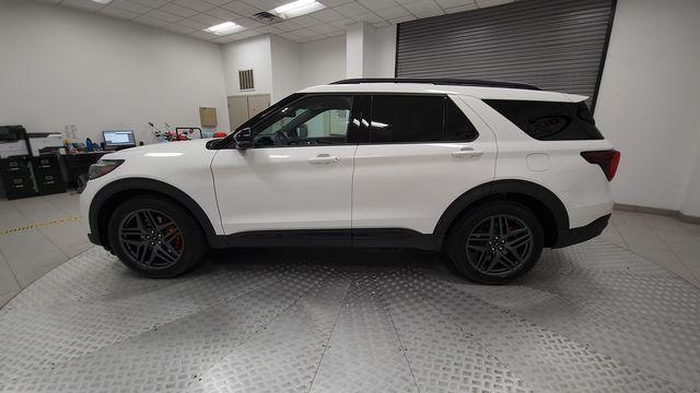 new 2025 Ford Explorer car, priced at $54,224