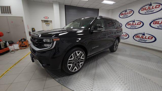 new 2025 Ford Expedition car, priced at $87,295
