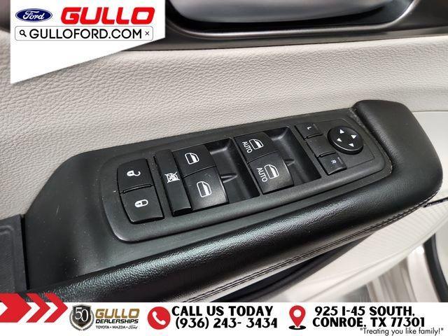 used 2018 Chrysler Pacifica Hybrid car, priced at $16,824