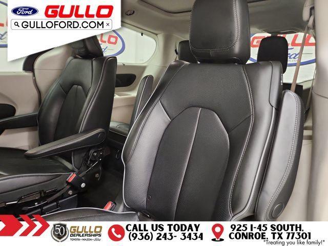 used 2018 Chrysler Pacifica Hybrid car, priced at $16,824