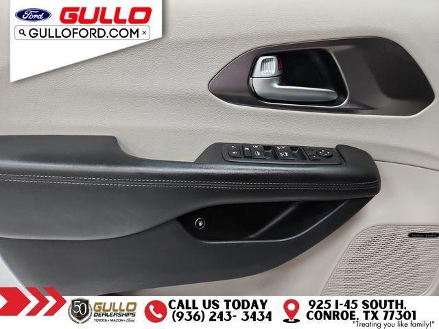 used 2018 Chrysler Pacifica Hybrid car, priced at $16,824