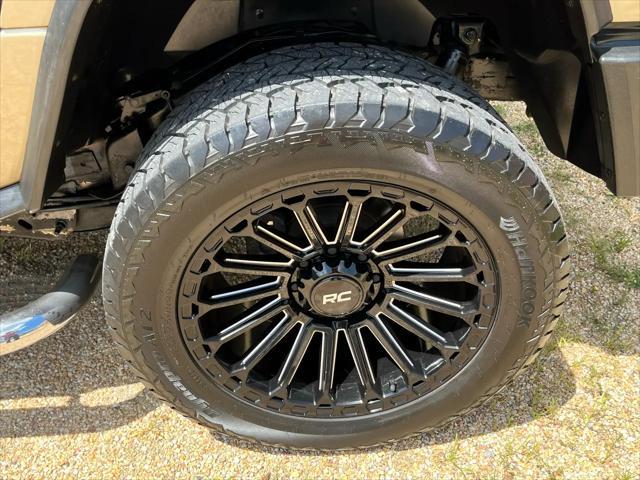 used 2005 Hummer H2 car, priced at $14,959