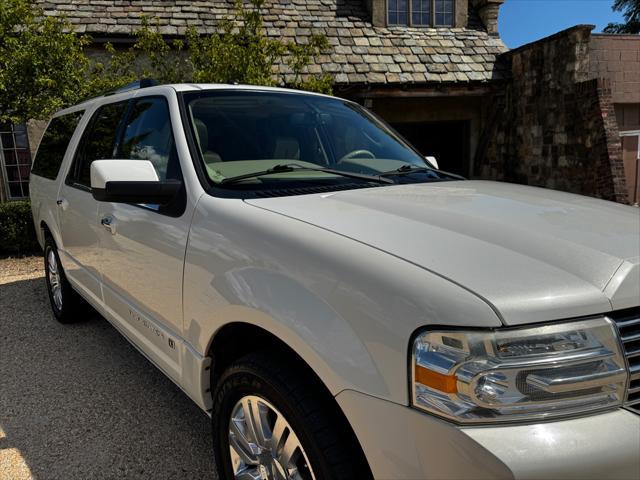 used 2008 Lincoln Navigator car, priced at $7,959