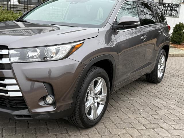 used 2018 Toyota Highlander car, priced at $22,959