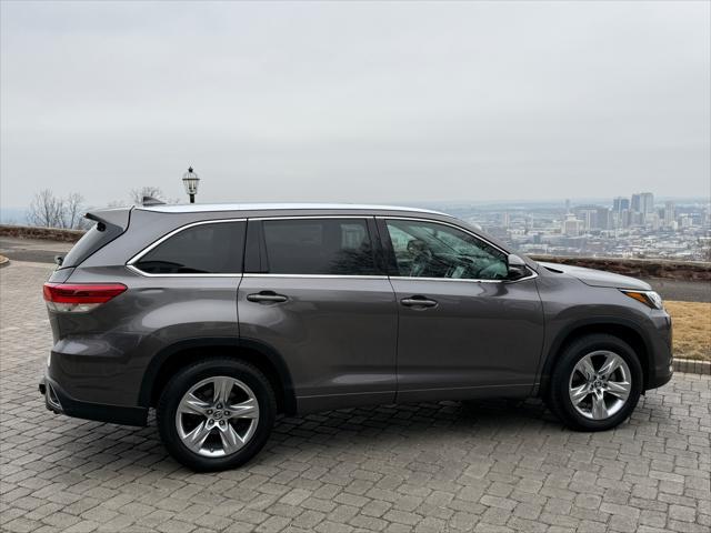 used 2018 Toyota Highlander car, priced at $22,959