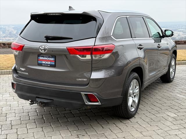 used 2018 Toyota Highlander car, priced at $22,959