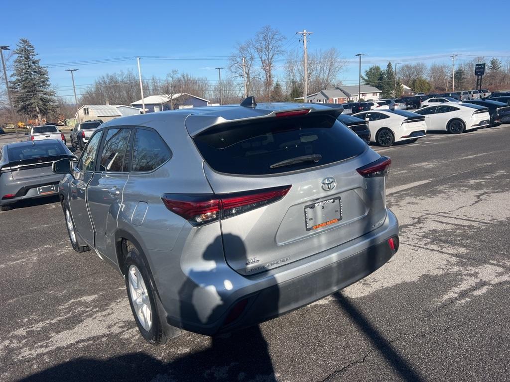 used 2023 Toyota Highlander car, priced at $34,900