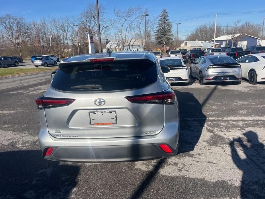 used 2023 Toyota Highlander car, priced at $34,900