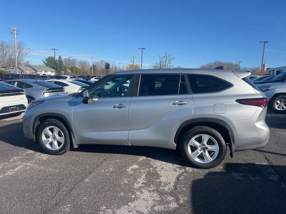 used 2023 Toyota Highlander car, priced at $34,900