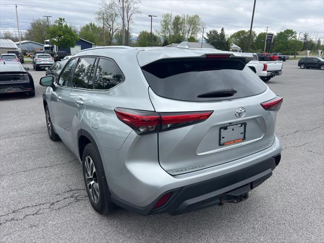 used 2021 Toyota Highlander car, priced at $31,900