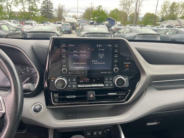 used 2021 Toyota Highlander car, priced at $31,900