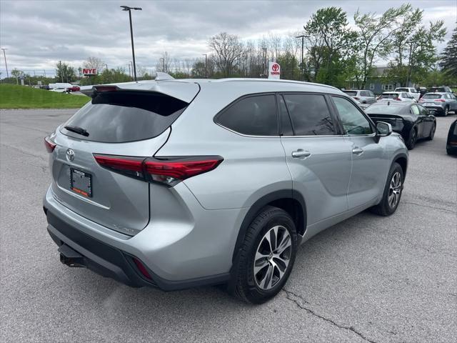 used 2021 Toyota Highlander car, priced at $31,900