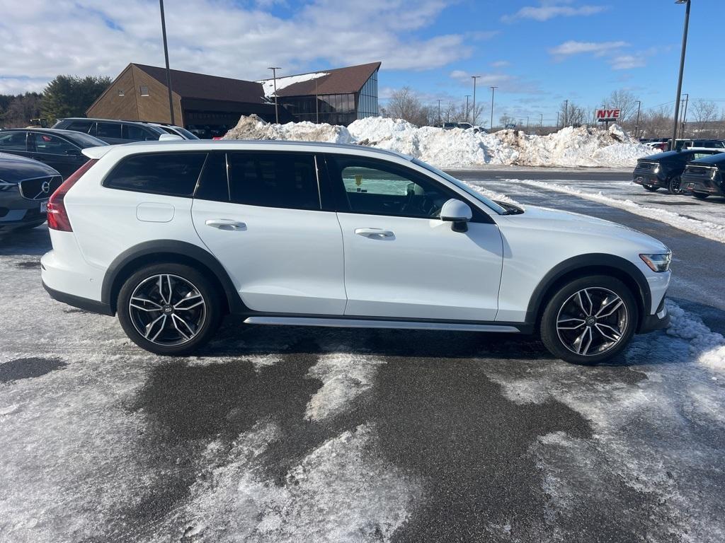 used 2020 Volvo V60 Cross Country car, priced at $27,900