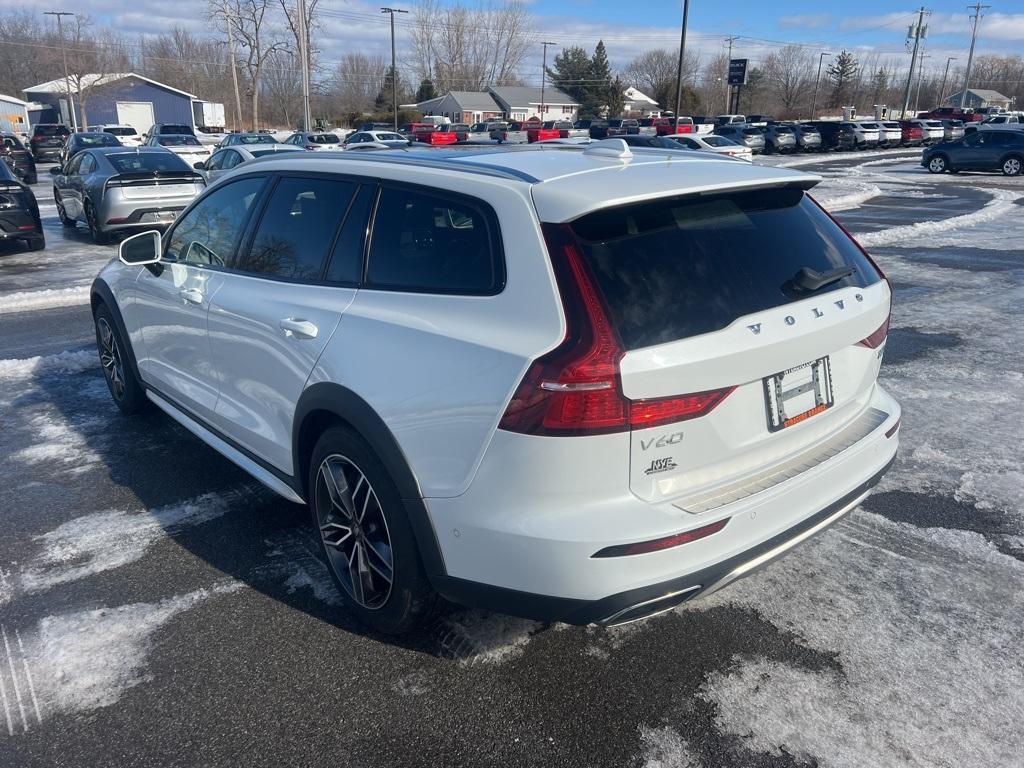 used 2020 Volvo V60 Cross Country car, priced at $27,900