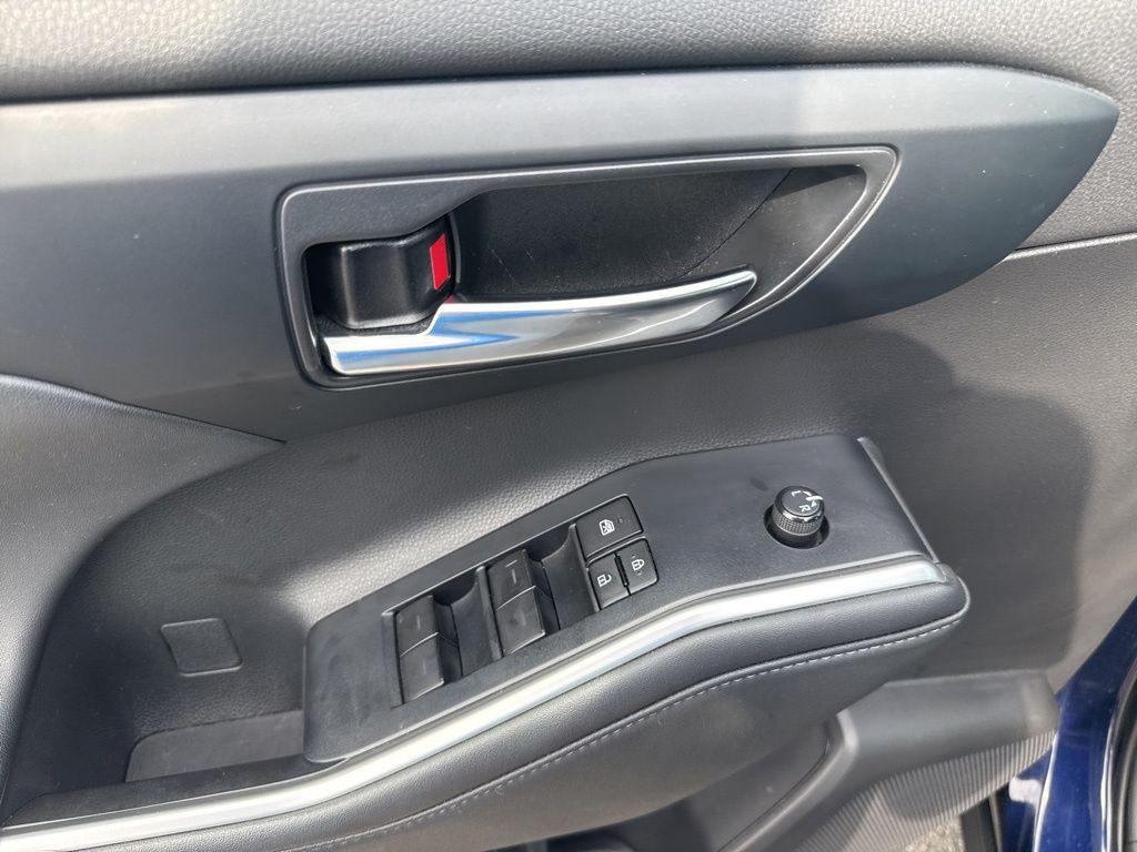 used 2022 Toyota Highlander car, priced at $39,895