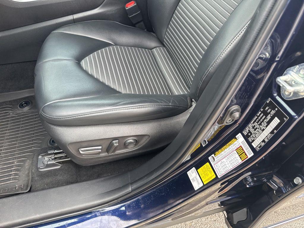 used 2022 Toyota Highlander car, priced at $39,895