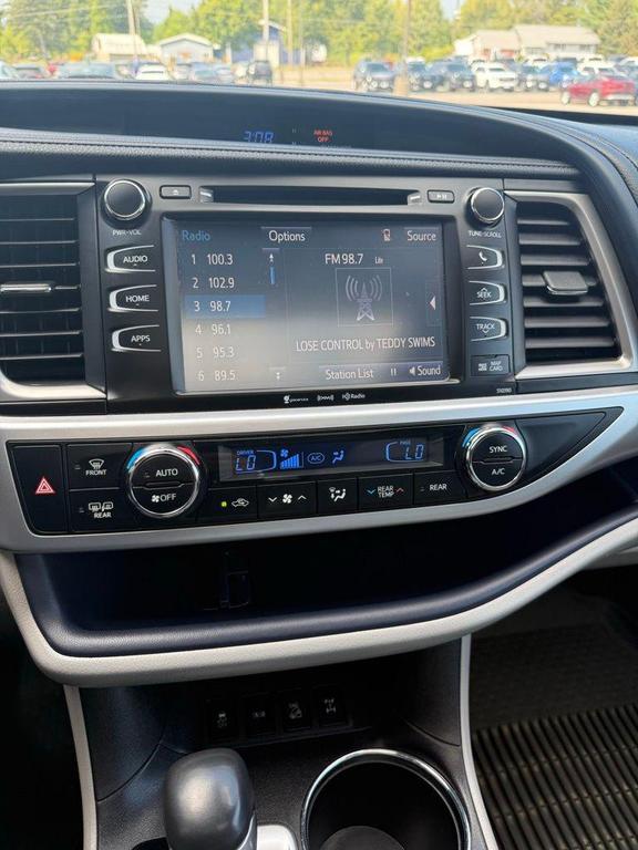 used 2018 Toyota Highlander car, priced at $26,252