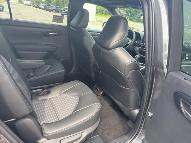 new 2025 Toyota Highlander car, priced at $50,388