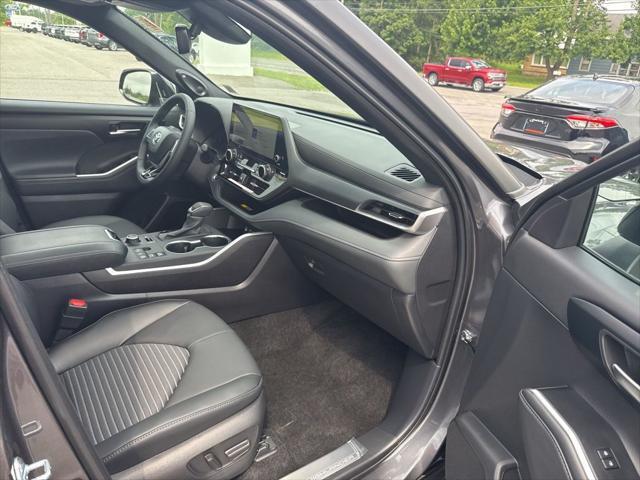 new 2025 Toyota Highlander car, priced at $50,388
