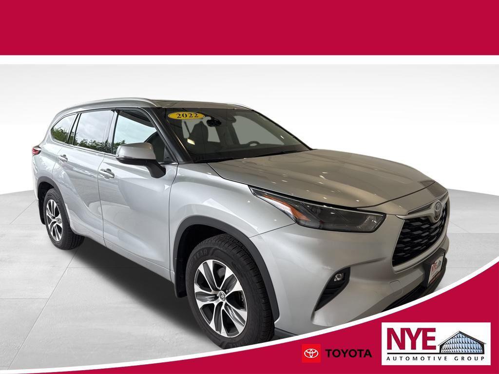 used 2022 Toyota Highlander car, priced at $35,888