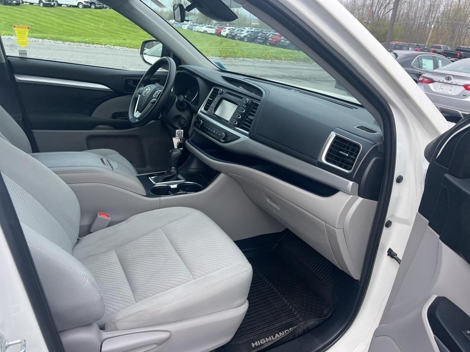 used 2019 Toyota Highlander car, priced at $27,800