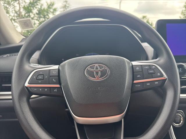 new 2025 Toyota Highlander car