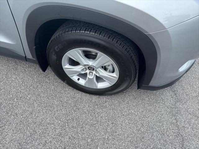 new 2025 Toyota Highlander car