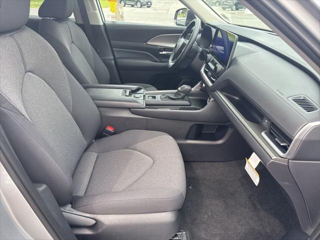 new 2025 Toyota Highlander car