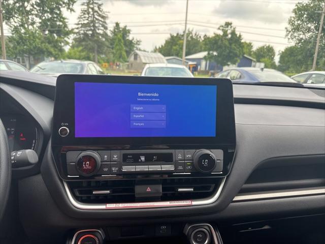 new 2025 Toyota Highlander car
