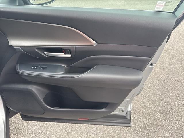 new 2025 Toyota Highlander car