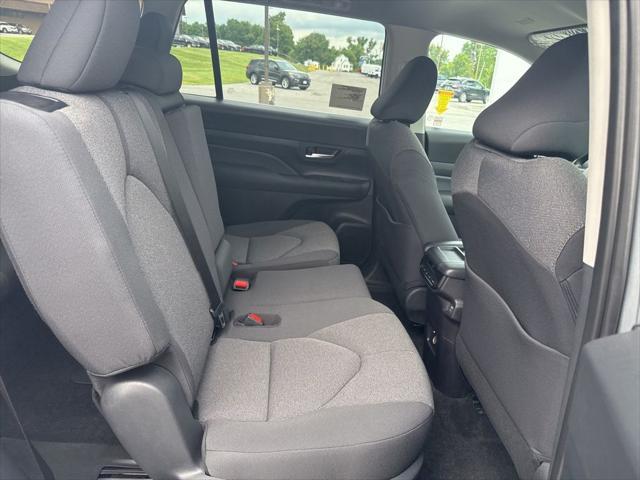 new 2025 Toyota Highlander car