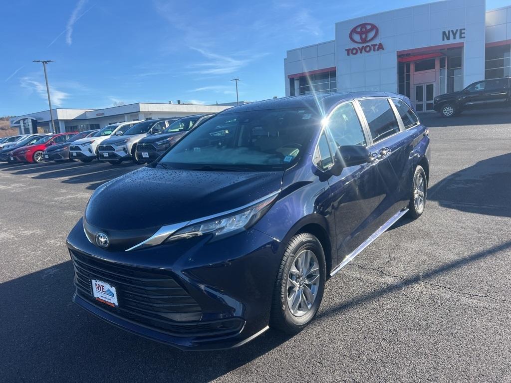 used 2022 Toyota Sienna car, priced at $38,900