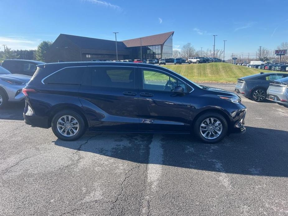 used 2022 Toyota Sienna car, priced at $38,900