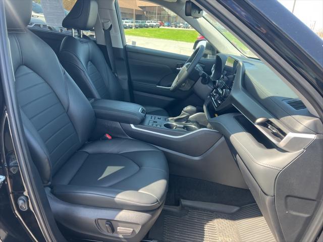 used 2024 Toyota Highlander car, priced at $42,900