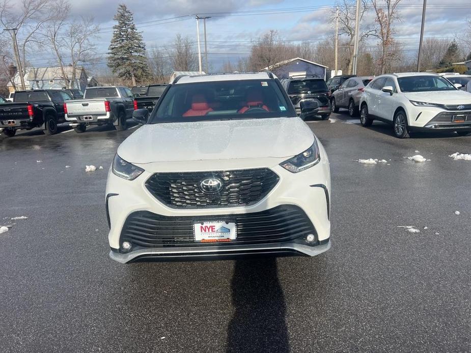 new 2025 Toyota Highlander car, priced at $50,998