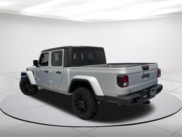 used 2022 Jeep Gladiator car, priced at $33,152