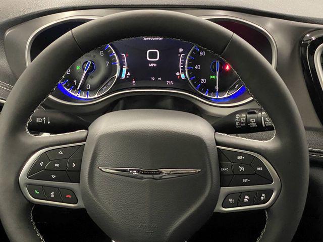 new 2025 Chrysler Pacifica car, priced at $45,833