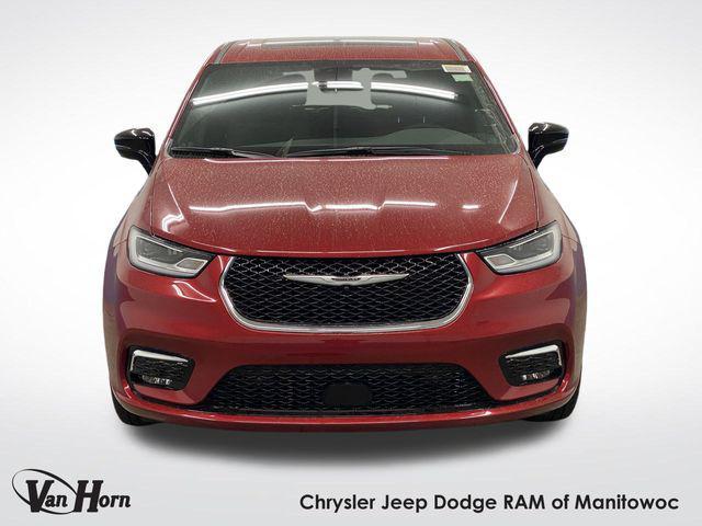 new 2025 Chrysler Pacifica car, priced at $45,833