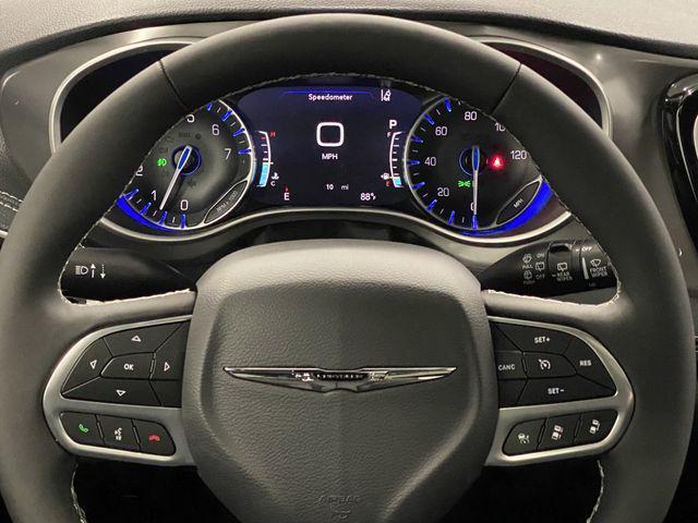 new 2025 Chrysler Pacifica car, priced at $44,776