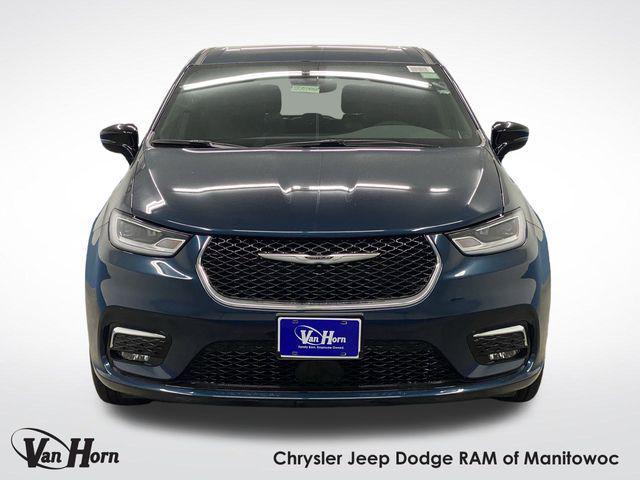 new 2025 Chrysler Pacifica car, priced at $44,776