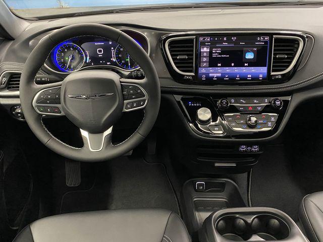 new 2025 Chrysler Pacifica car, priced at $44,776