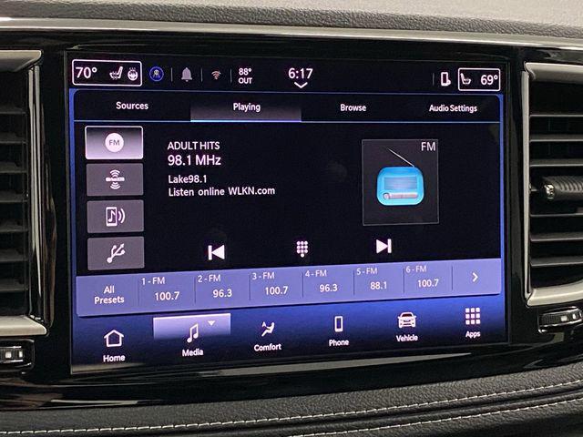 new 2025 Chrysler Pacifica car, priced at $44,776