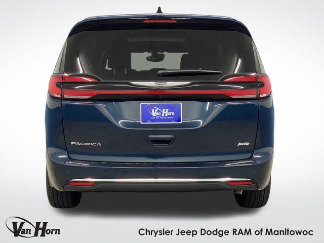 new 2025 Chrysler Pacifica car, priced at $44,776