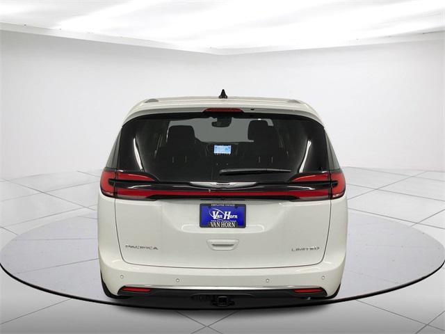 new 2024 Chrysler Pacifica car, priced at $43,040