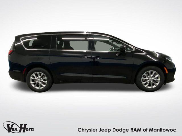 new 2025 Chrysler Pacifica car, priced at $44,368