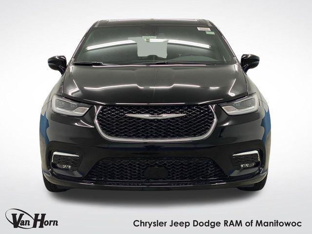 new 2025 Chrysler Pacifica car, priced at $44,368